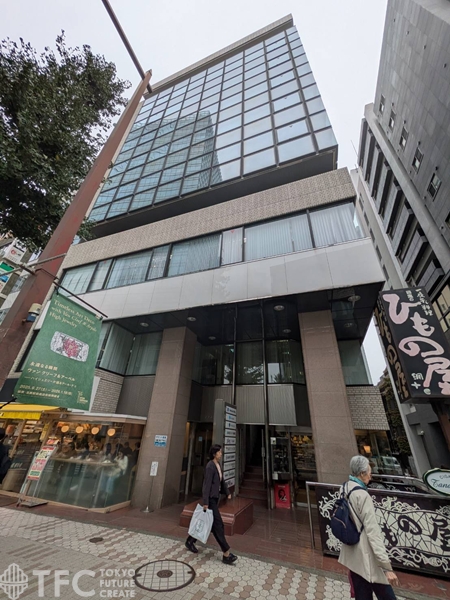 クリスタルタワー