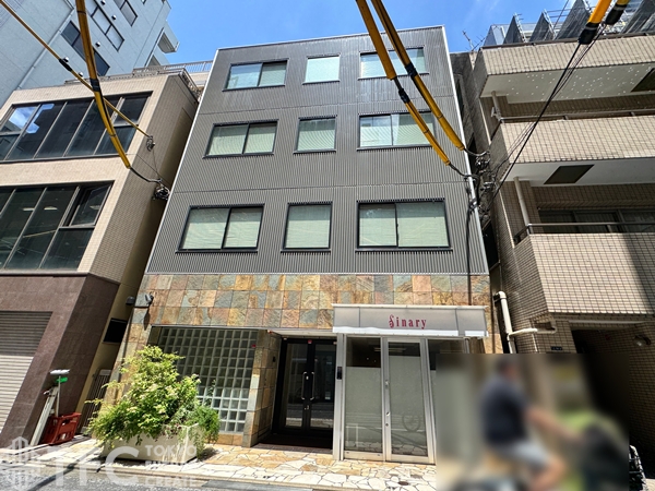 ラタンビル