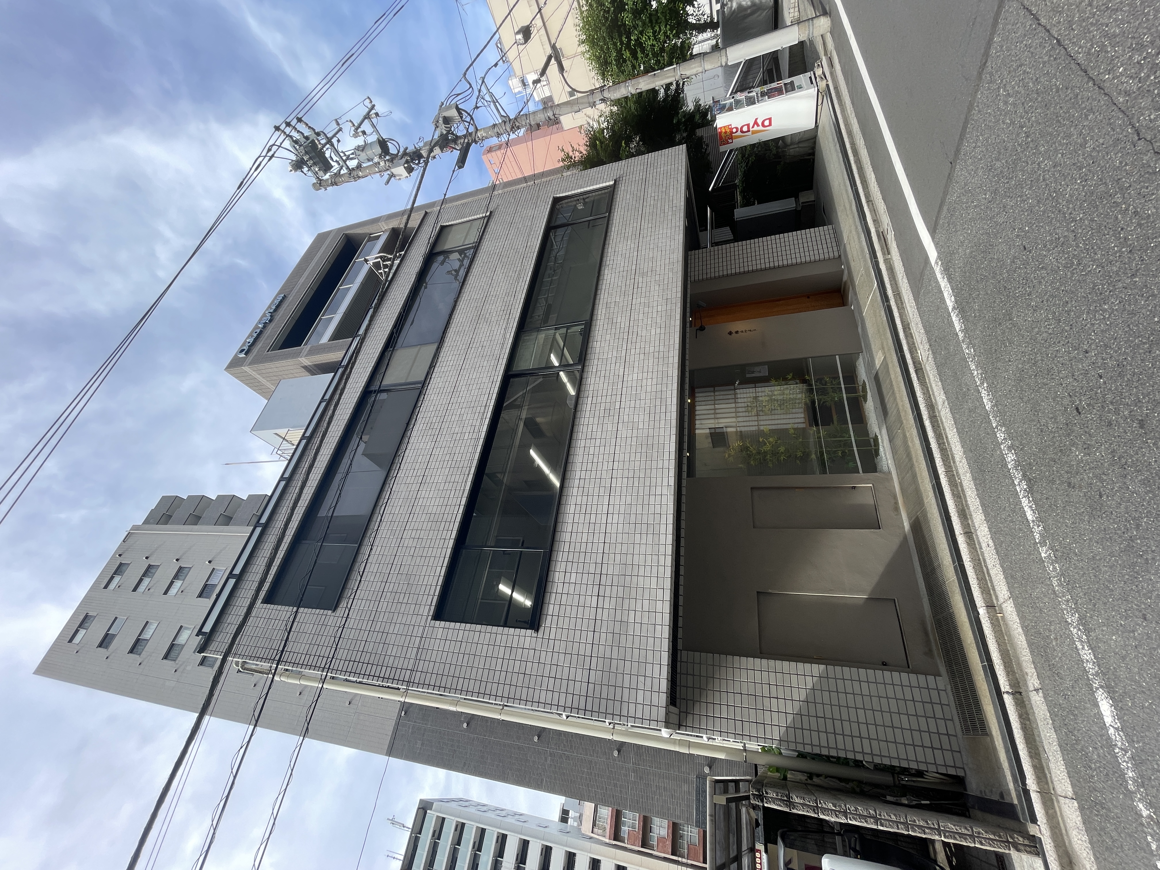ROOTSビル